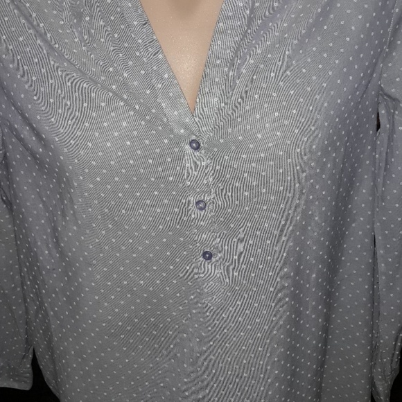LOFT XL top pull over with buttons - Picture 2 of 8